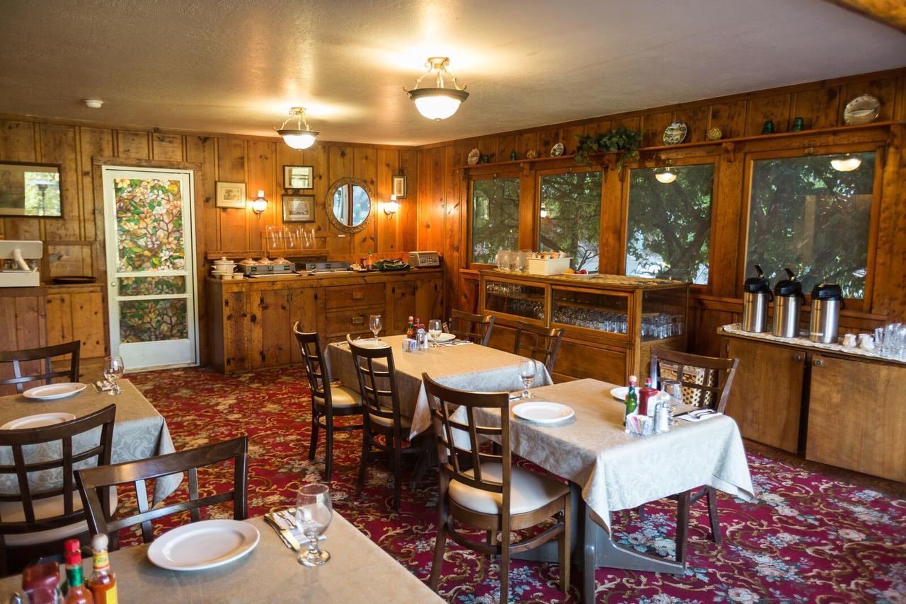 Morrisons Rogue River Lodge Merlin Exterior foto