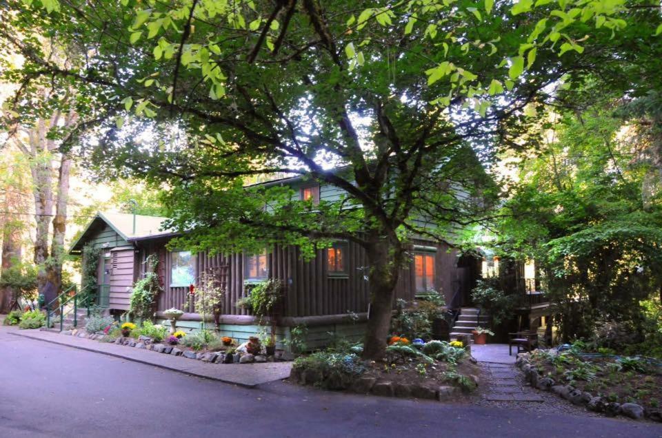 Morrisons Rogue River Lodge Merlin Exterior foto