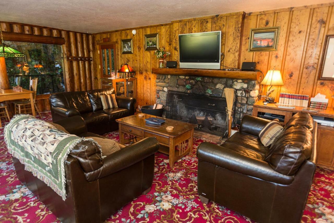 Morrisons Rogue River Lodge Merlin Exterior foto