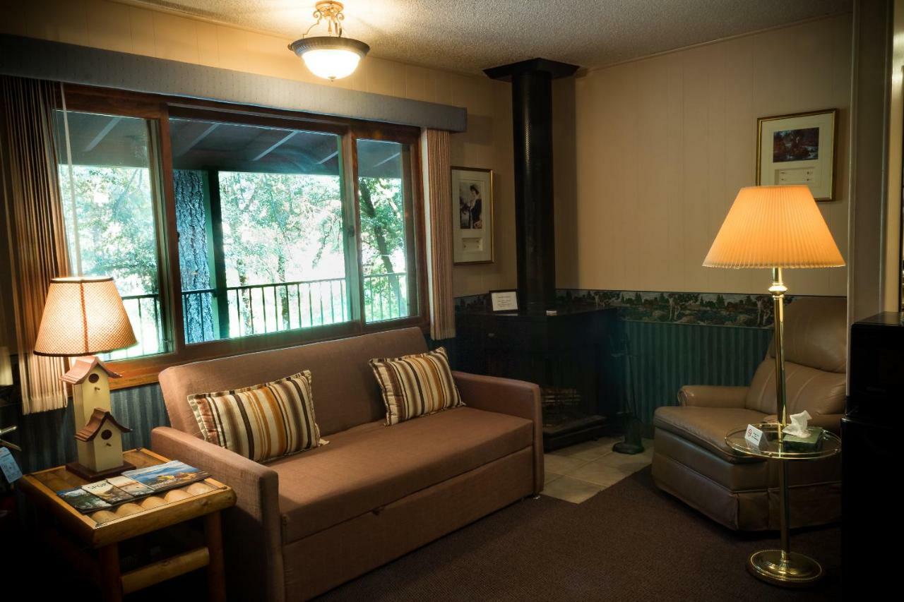 Morrisons Rogue River Lodge Merlin Exterior foto