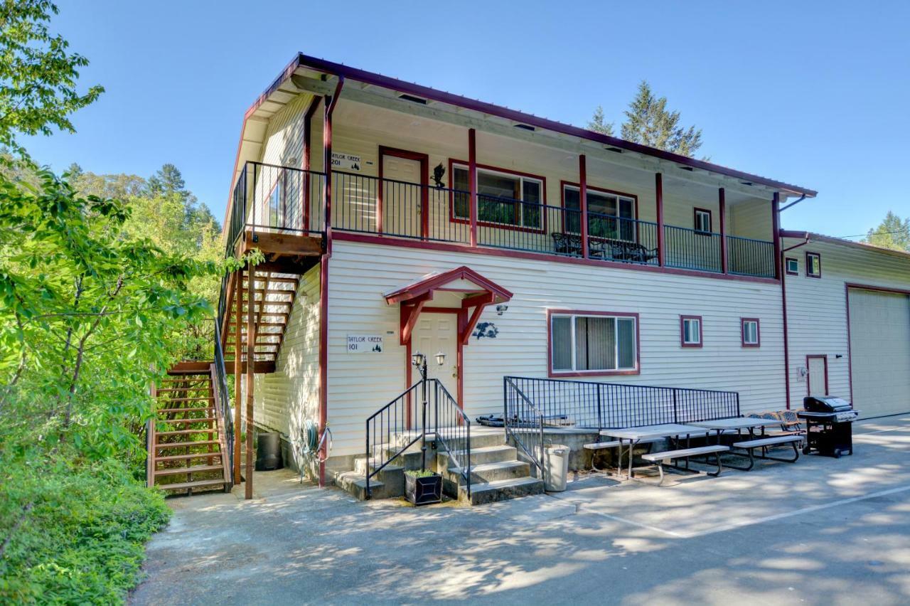 Morrisons Rogue River Lodge Merlin Exterior foto